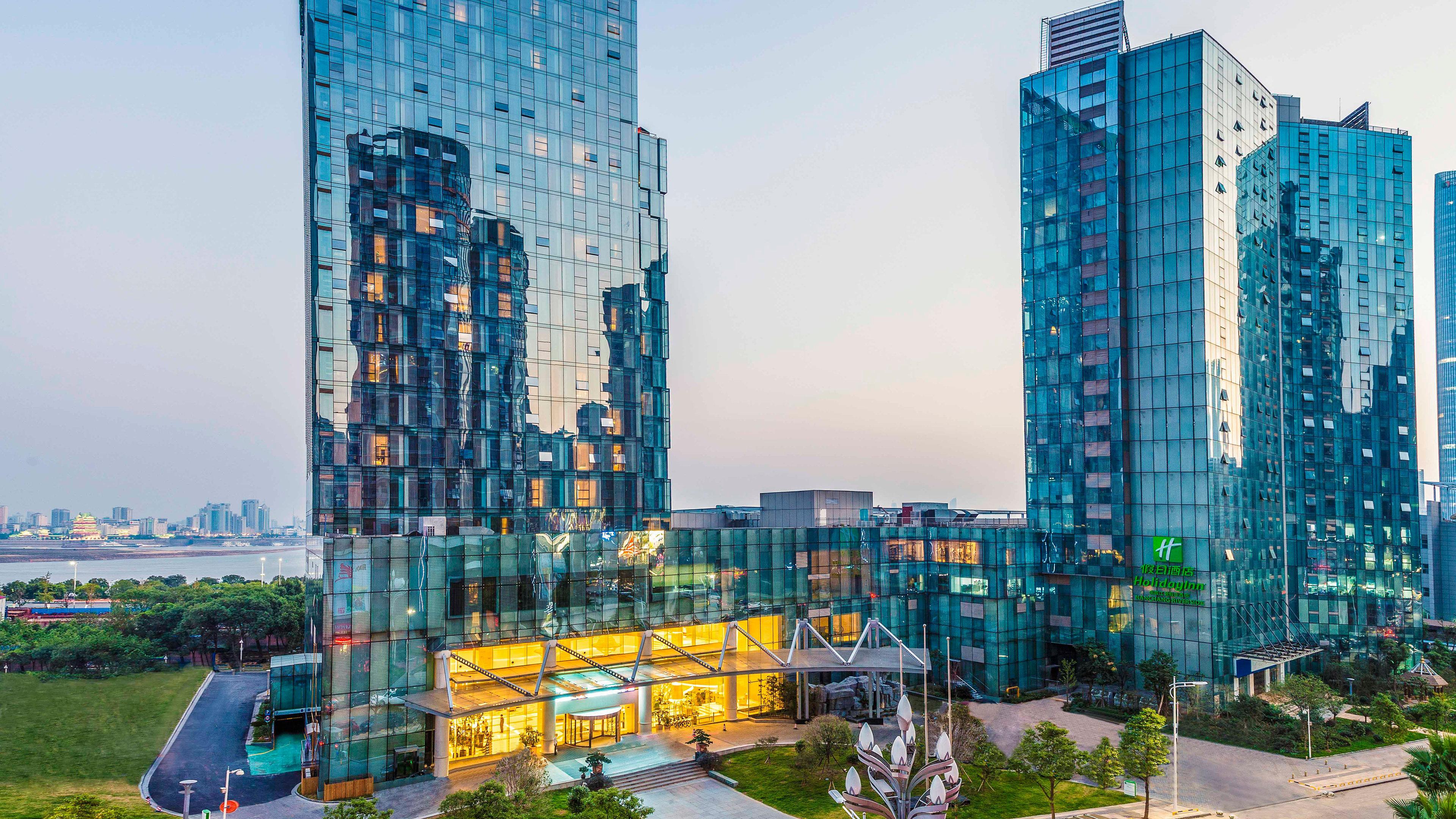 Holiday Inn Nanchang Riverside By Ihg Exterior photo